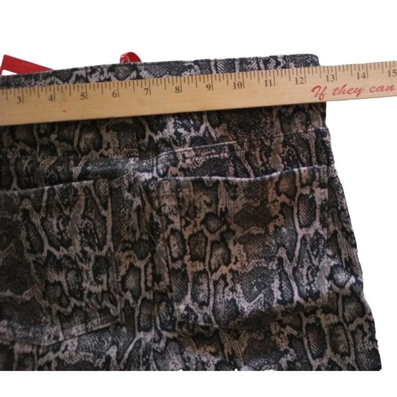SPANX Womens Animal Print Cropped Leggings Snakeskin Sz S Jean Like Stretch Pant - Picture 7 of 9